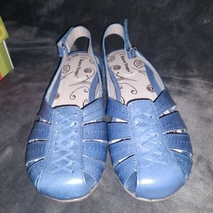 Bare Traps Blue Sandals Sz 9.5